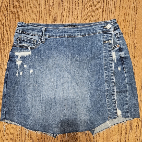 Judy Blue Pants - Judy Blue Denim Skort Size Large. With Stretch.